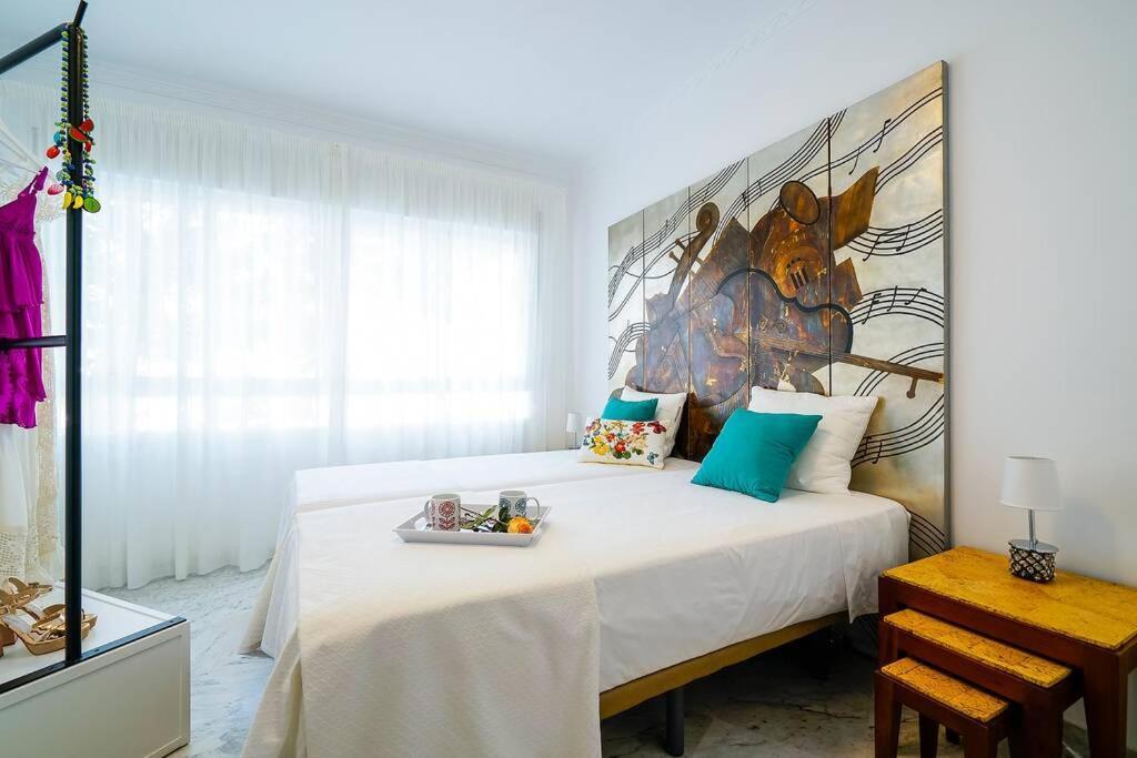 Lovely And Chic Apartment In The Heart Of Севілья Екстер'єр фото
